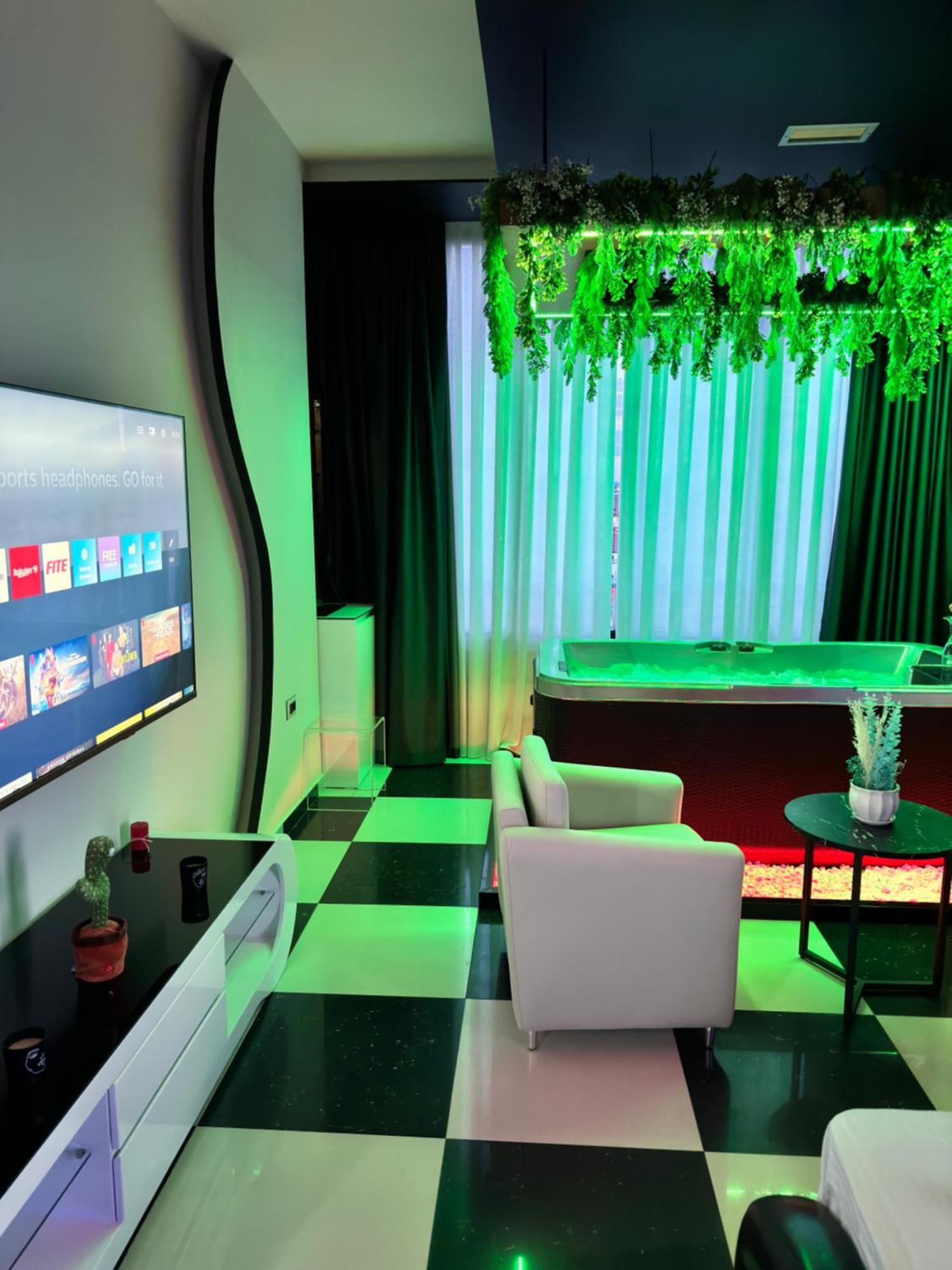 Sueno Apartments & Suites ティラナ エクステリア 写真