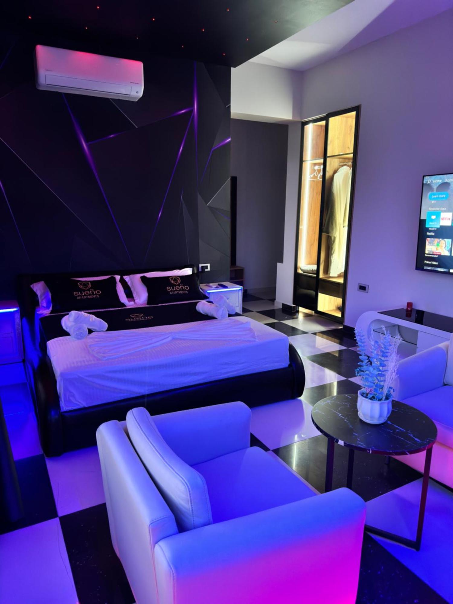 Sueno Apartments & Suites ティラナ エクステリア 写真