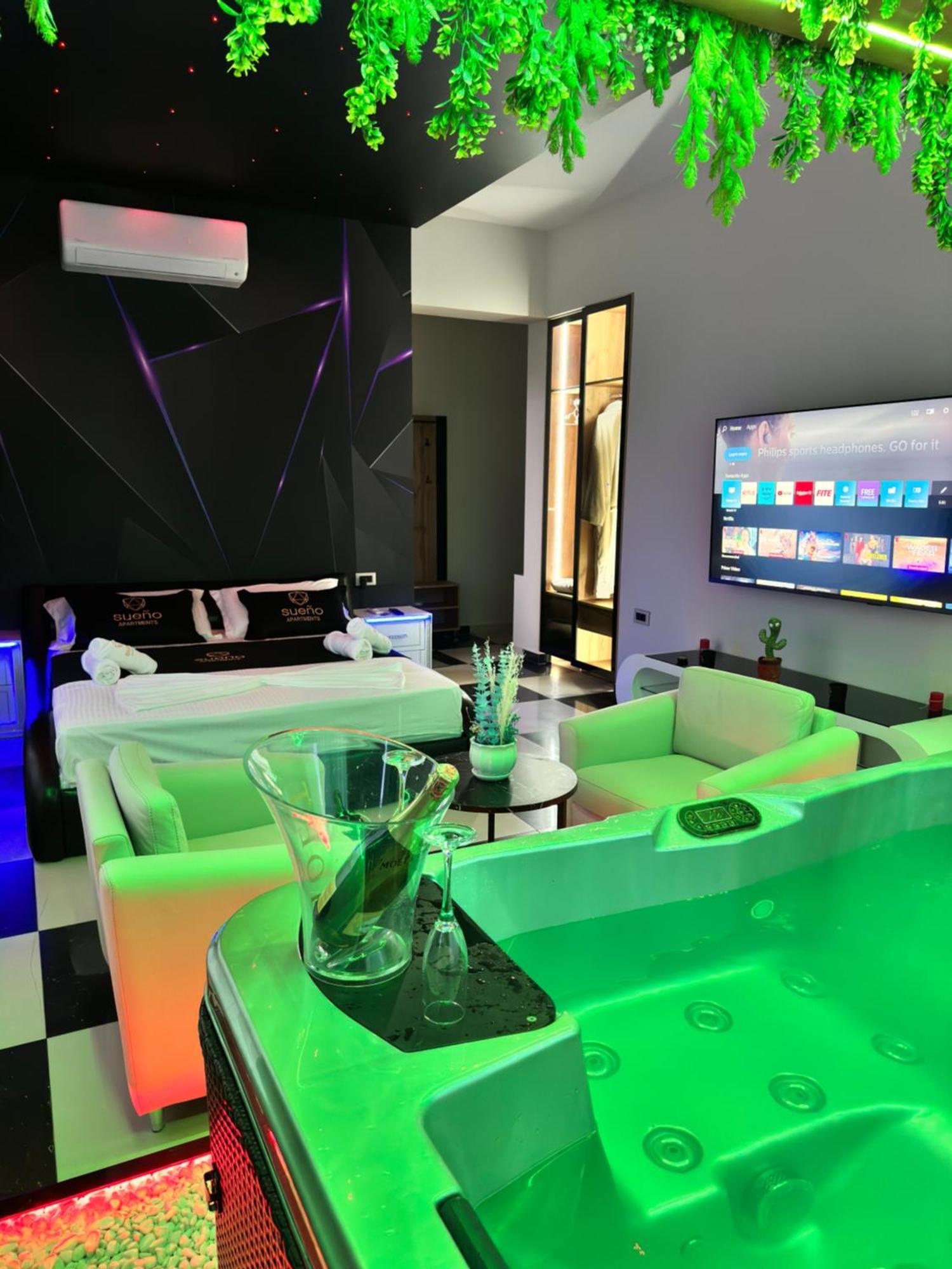 Sueno Apartments & Suites ティラナ エクステリア 写真