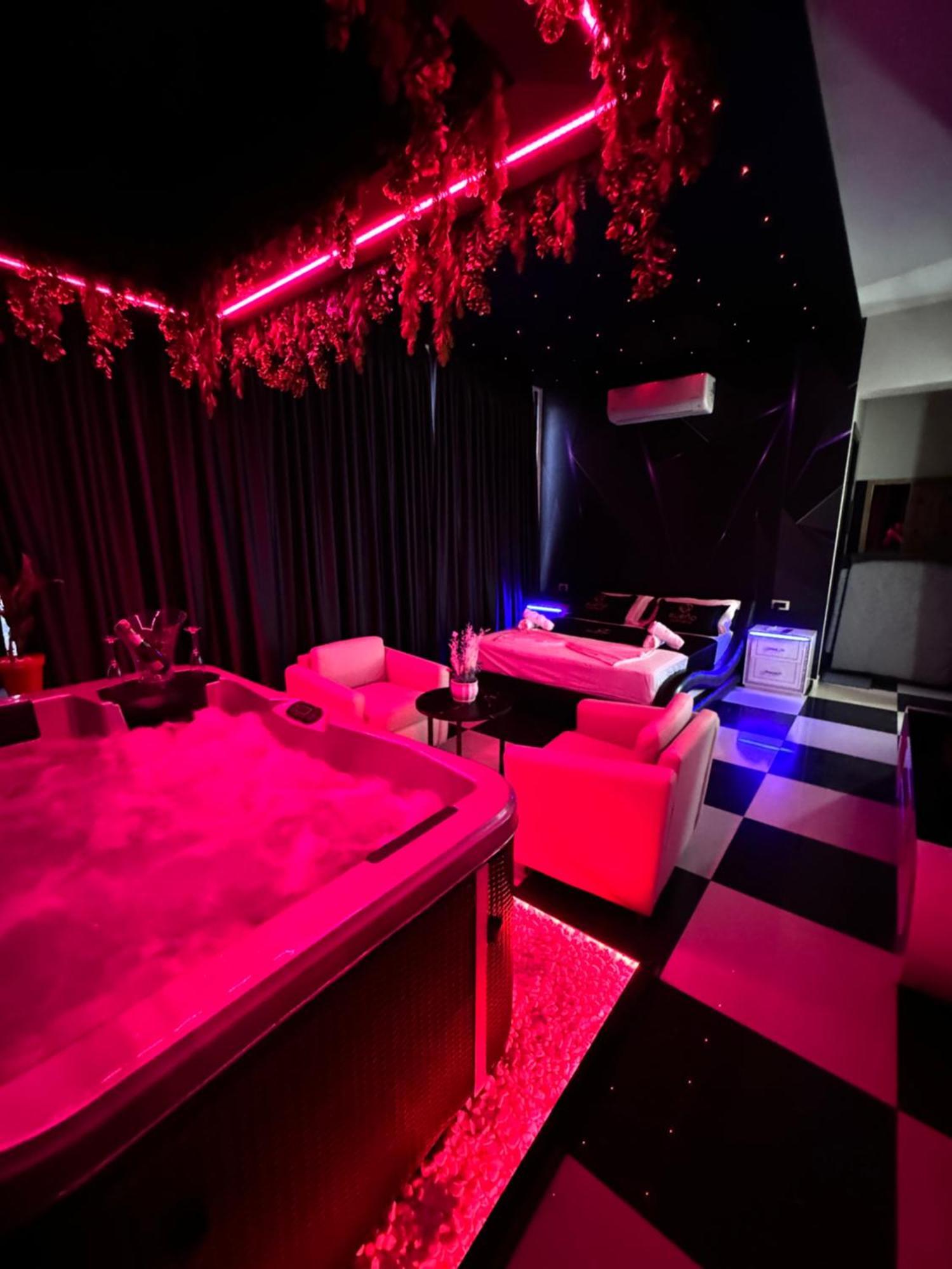 Sueno Apartments & Suites ティラナ エクステリア 写真