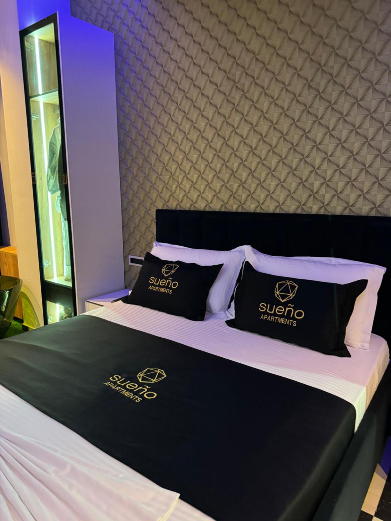 Sueno Apartments & Suites ティラナ エクステリア 写真