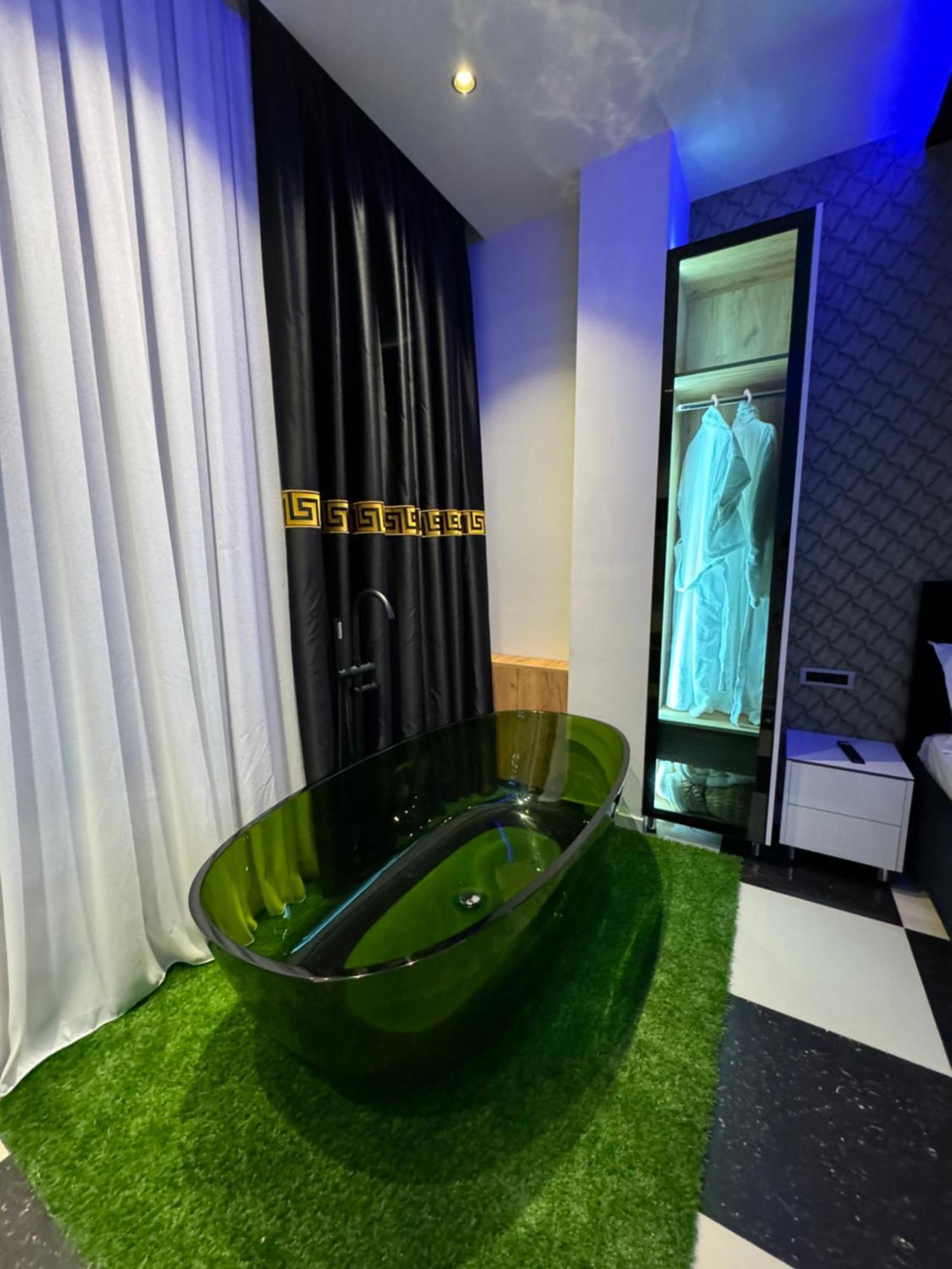 Sueno Apartments & Suites ティラナ エクステリア 写真