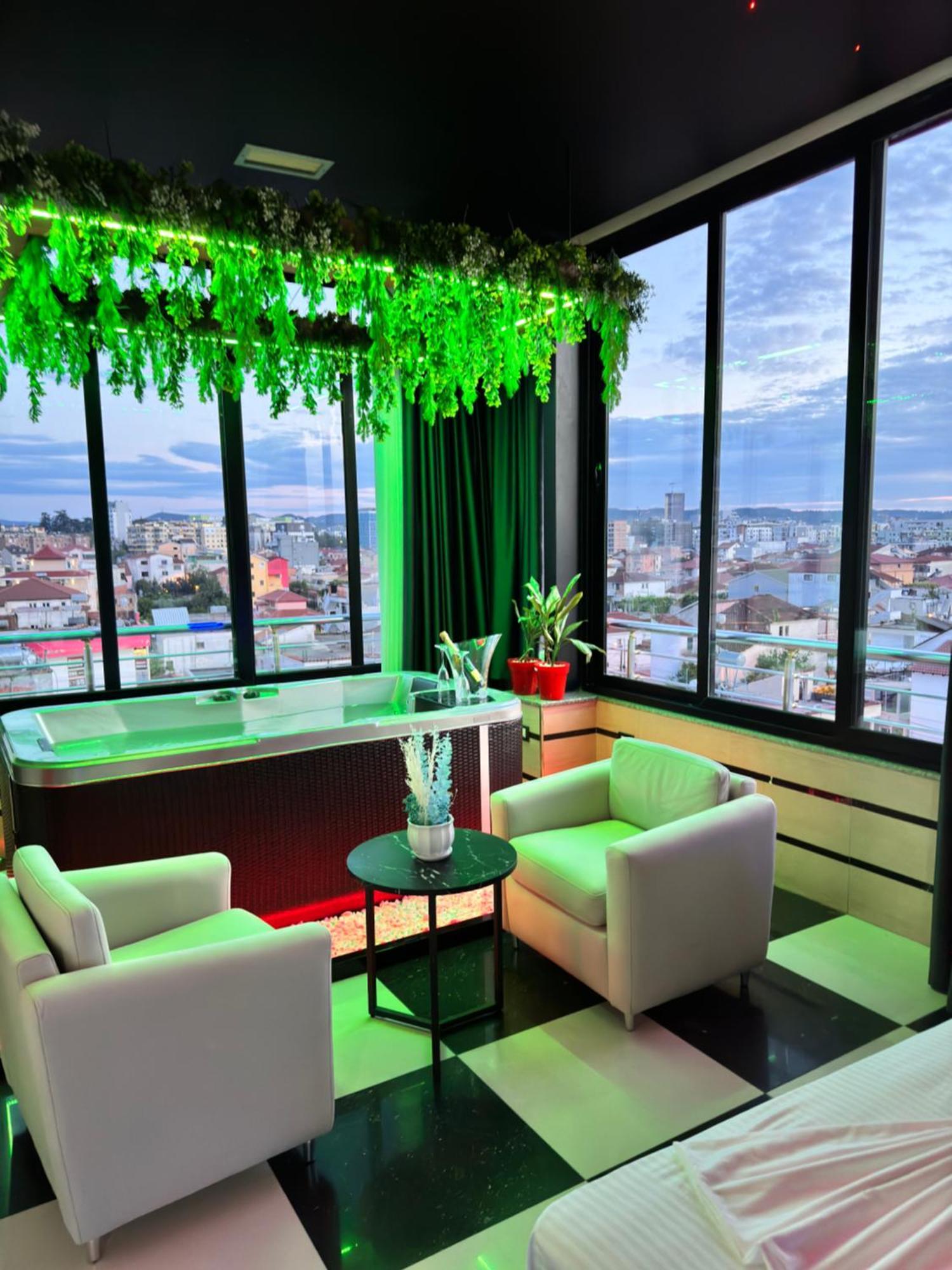 Sueno Apartments & Suites ティラナ エクステリア 写真