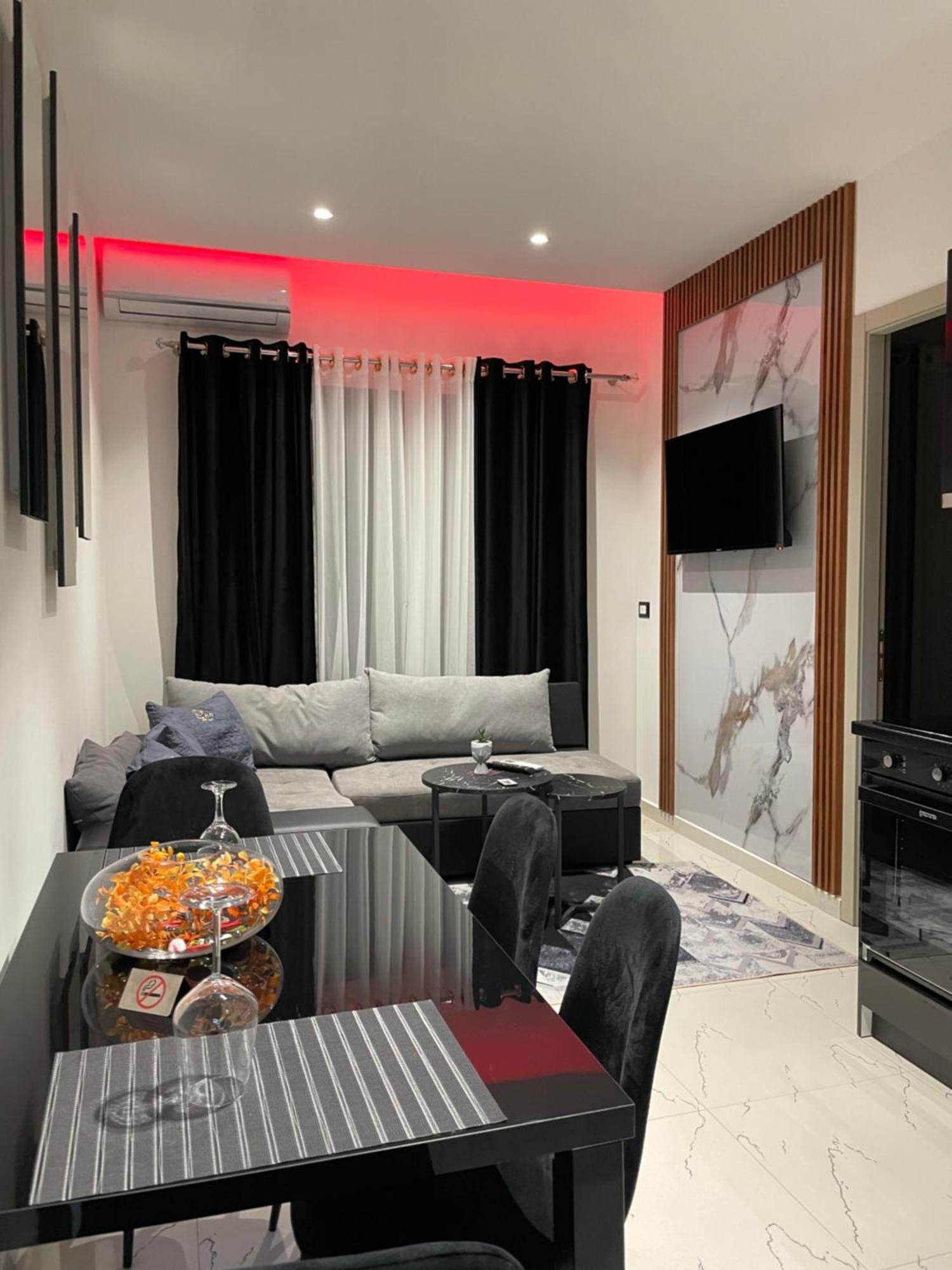 Sueno Apartments & Suites ティラナ エクステリア 写真