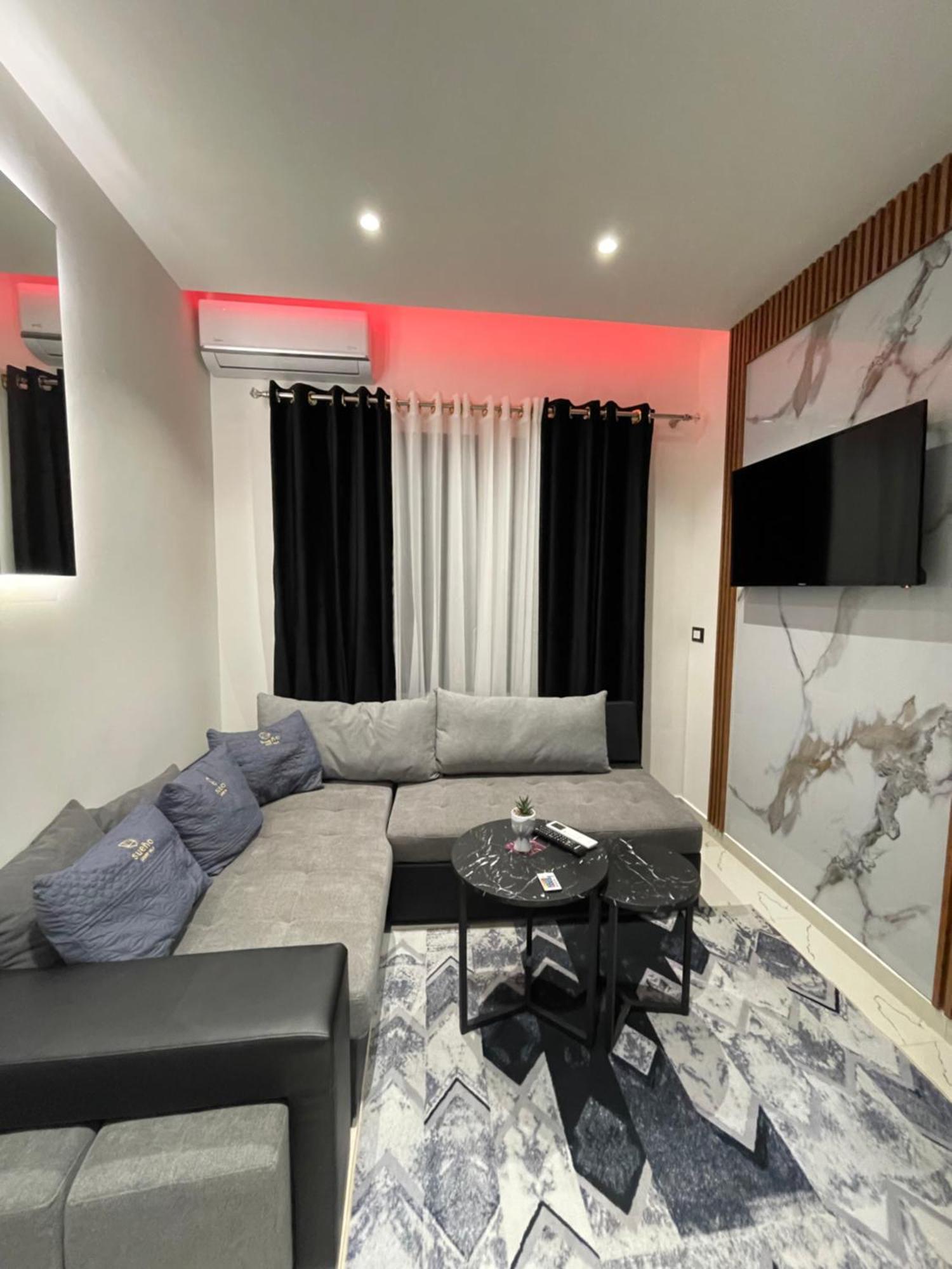 Sueno Apartments & Suites ティラナ エクステリア 写真