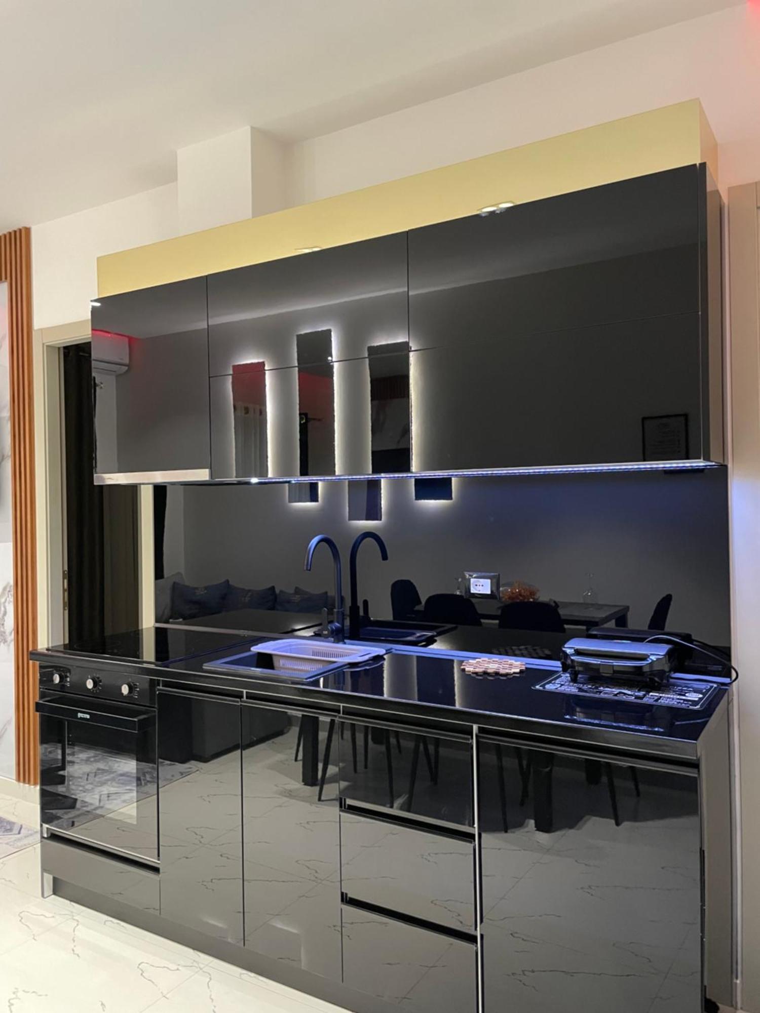 Sueno Apartments & Suites ティラナ エクステリア 写真