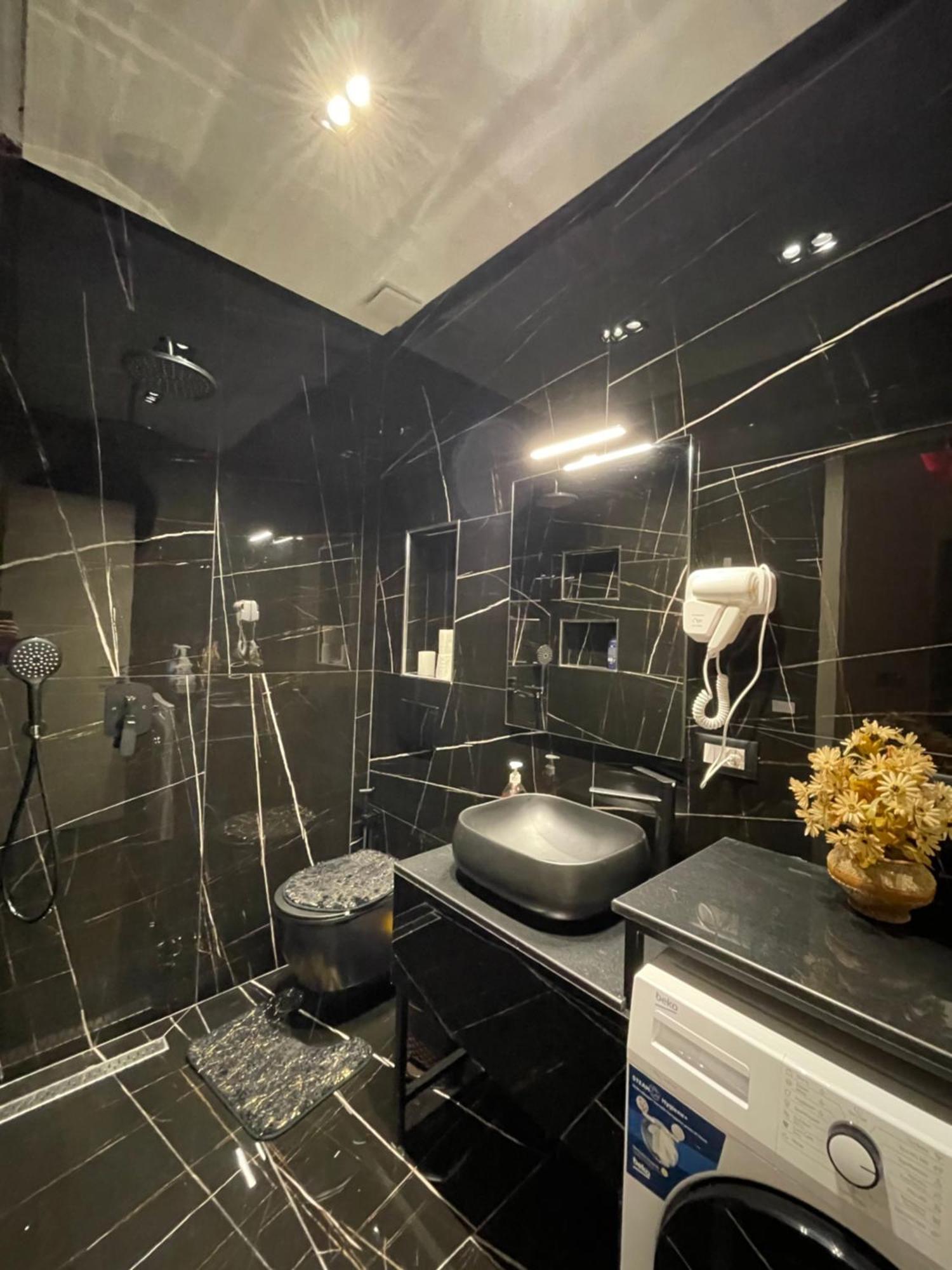 Sueno Apartments & Suites ティラナ エクステリア 写真
