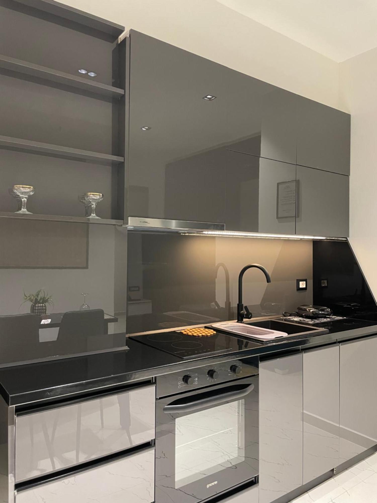 Sueno Apartments & Suites ティラナ エクステリア 写真