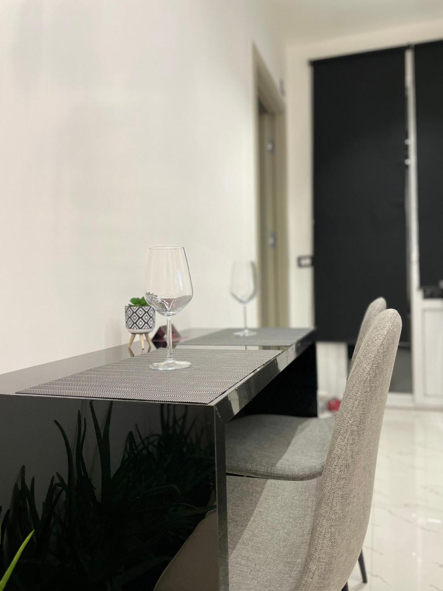 Sueno Apartments & Suites ティラナ エクステリア 写真